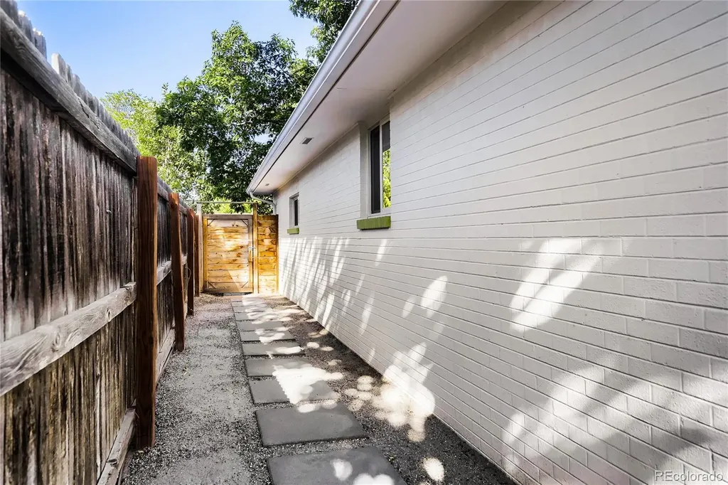 1241 Vivian Street Longmont CO 80501