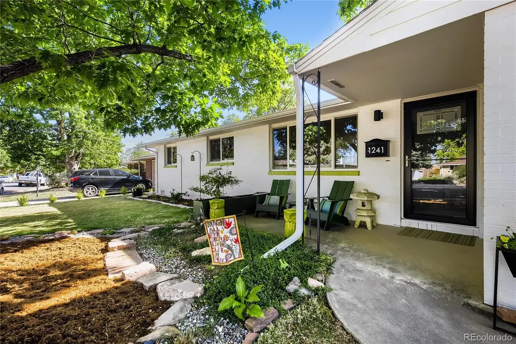 1241 Vivian Street Longmont CO 80501