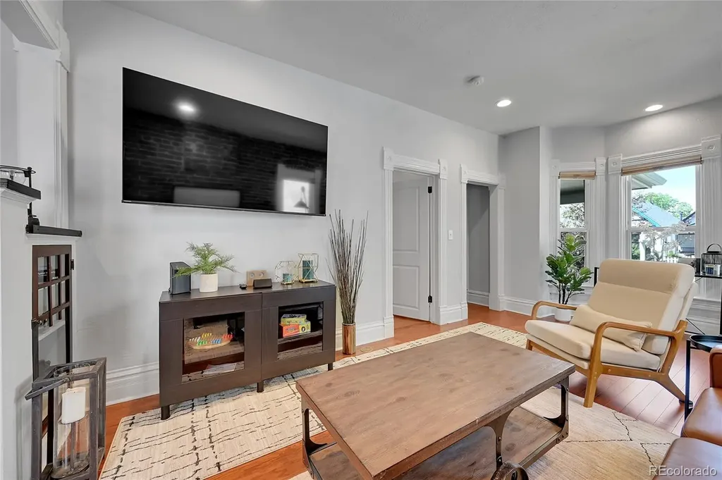 1208 S Pennsylvania Street Denver CO 80210