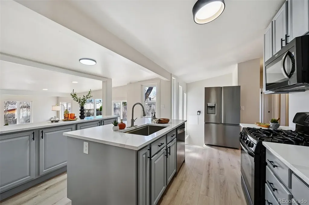 2580 Valley View Drive Denver CO 80221