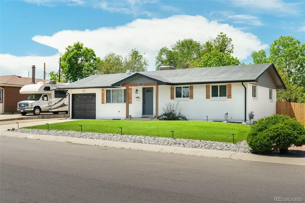 8271 Bluebell Way Denver CO 80221