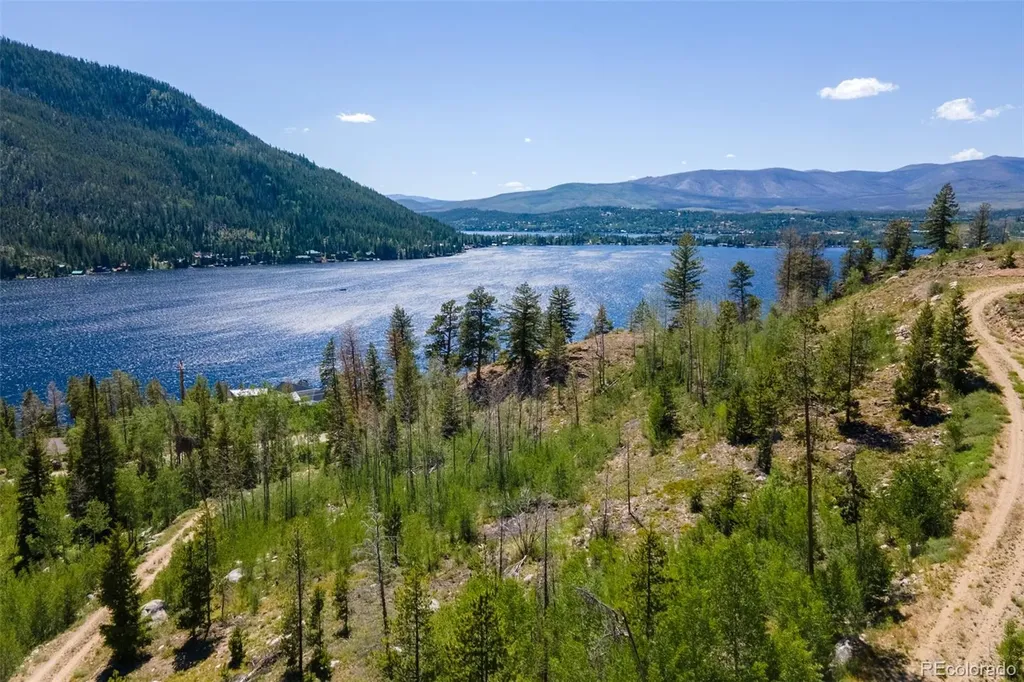 2015 W Portal Grand Lake CO 80447