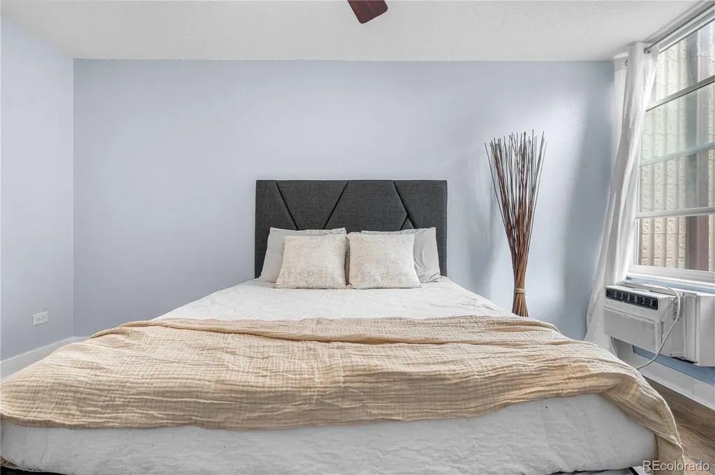 2281 S Vaughn Way Aurora CO 80014