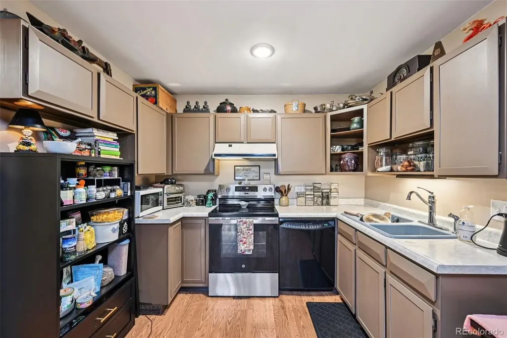 650 S Alton Way Denver CO 80247