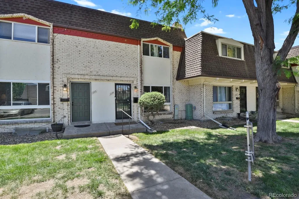 1235 S Monaco Street Parkway Denver CO 80224