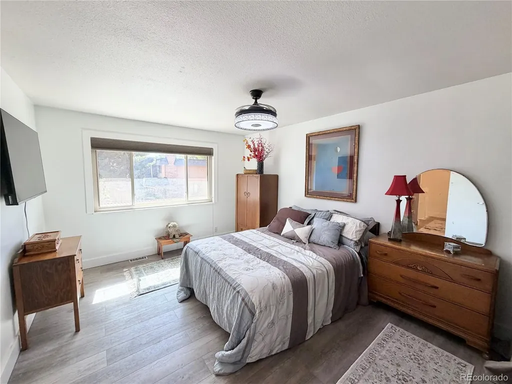 7995 E Mississippi Avenue Denver CO 80247