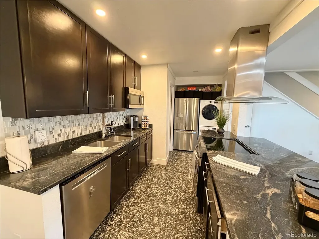 7995 E Mississippi Avenue Denver CO 80247