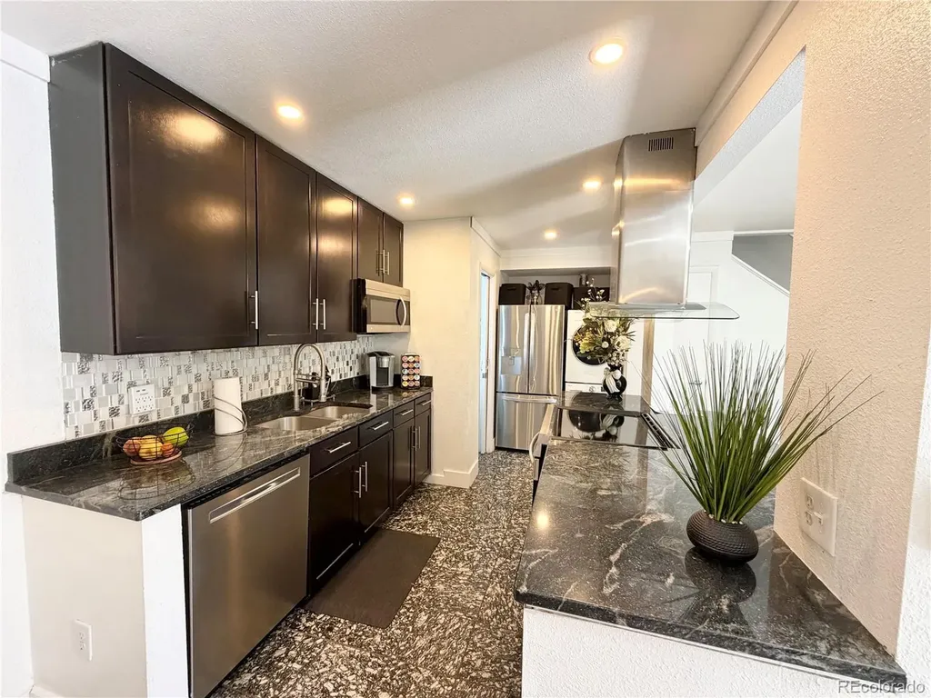 7995 E Mississippi Avenue Denver CO 80247