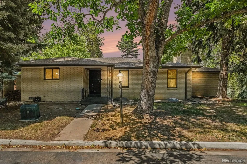 8550 W 10th Avenue Lakewood CO 80215
