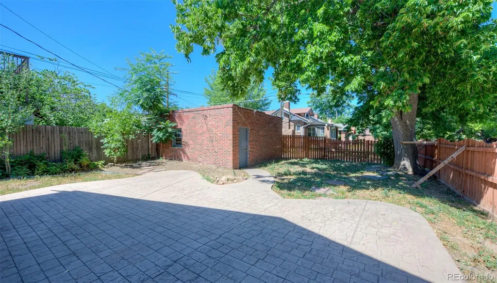 4660 E 16th Avenue Denver CO 80220