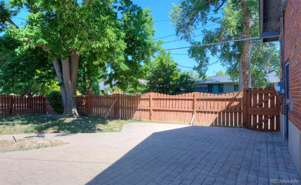 4660 E 16th Avenue Denver CO 80220