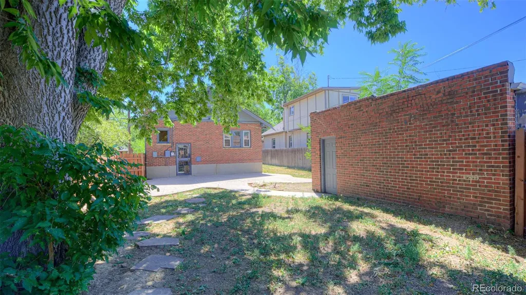 4660 E 16th Avenue Denver CO 80220