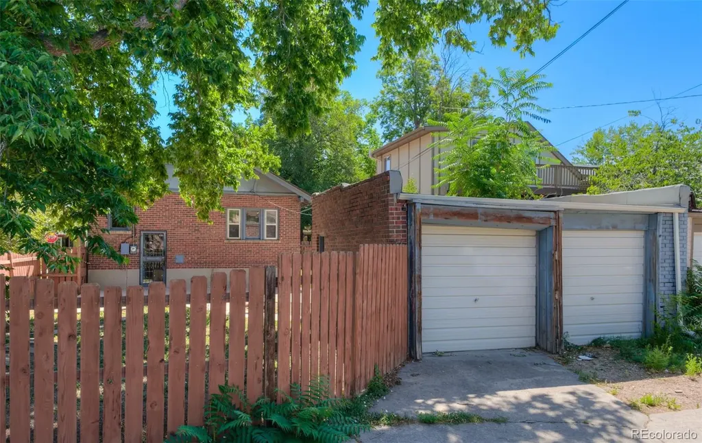 4660 E 16th Avenue Denver CO 80220