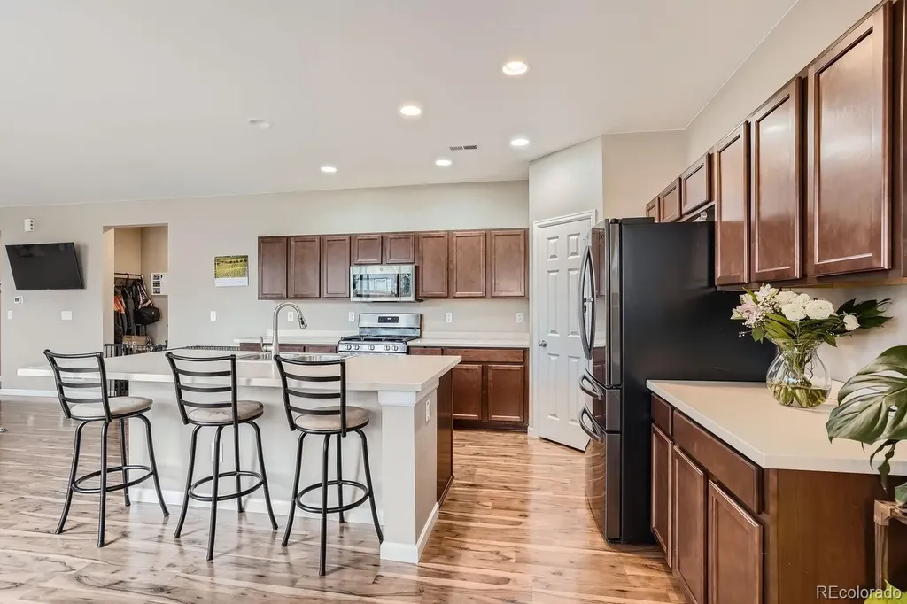 806 White Crow Street Aurora CO 80018