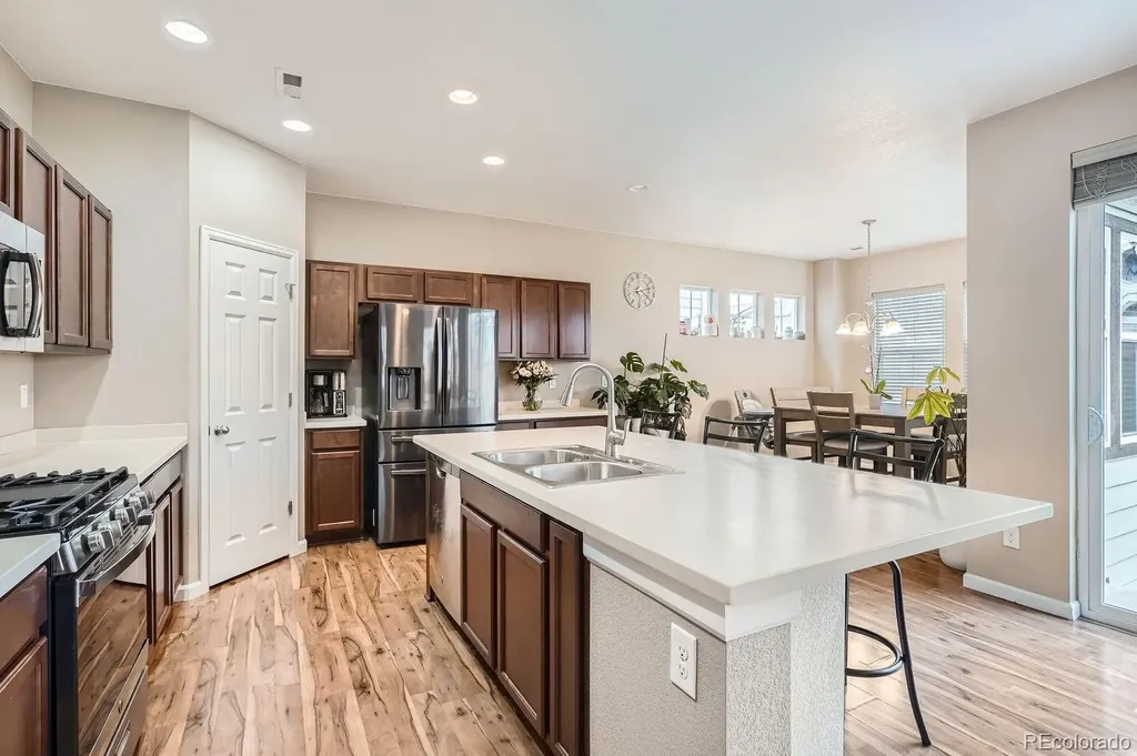 806 White Crow Street Aurora CO 80018
