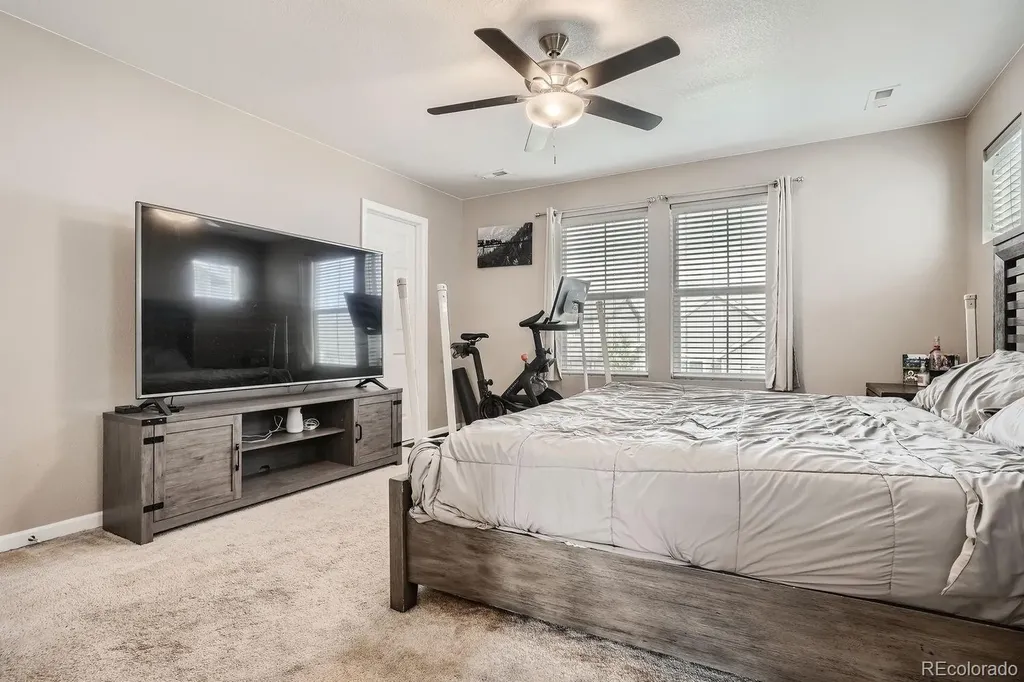 806 White Crow Street Aurora CO 80018