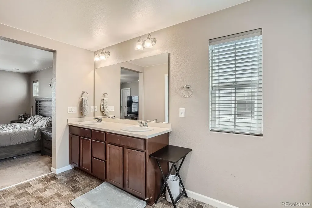 806 White Crow Street Aurora CO 80018