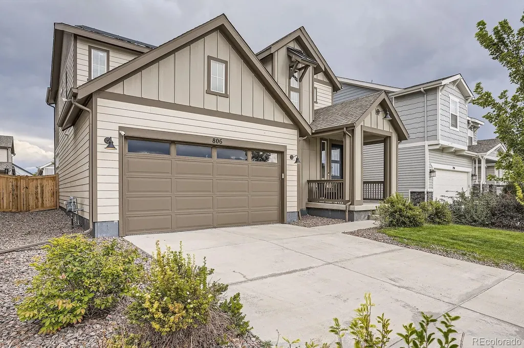 806 White Crow Street Aurora CO 80018
