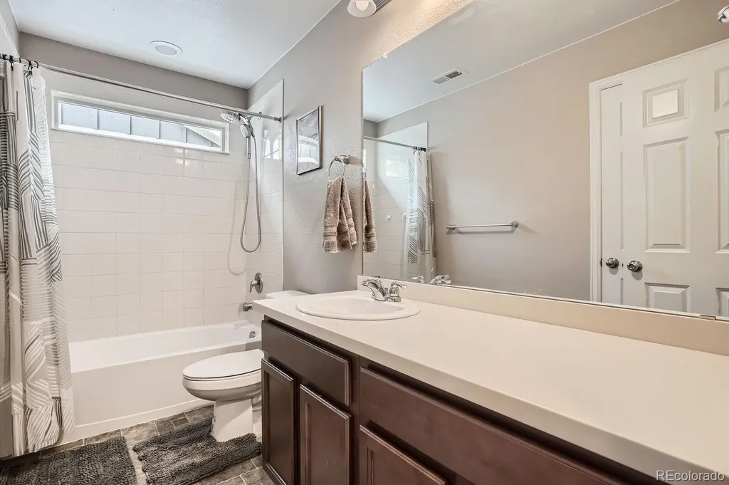 806 White Crow Street Aurora CO 80018