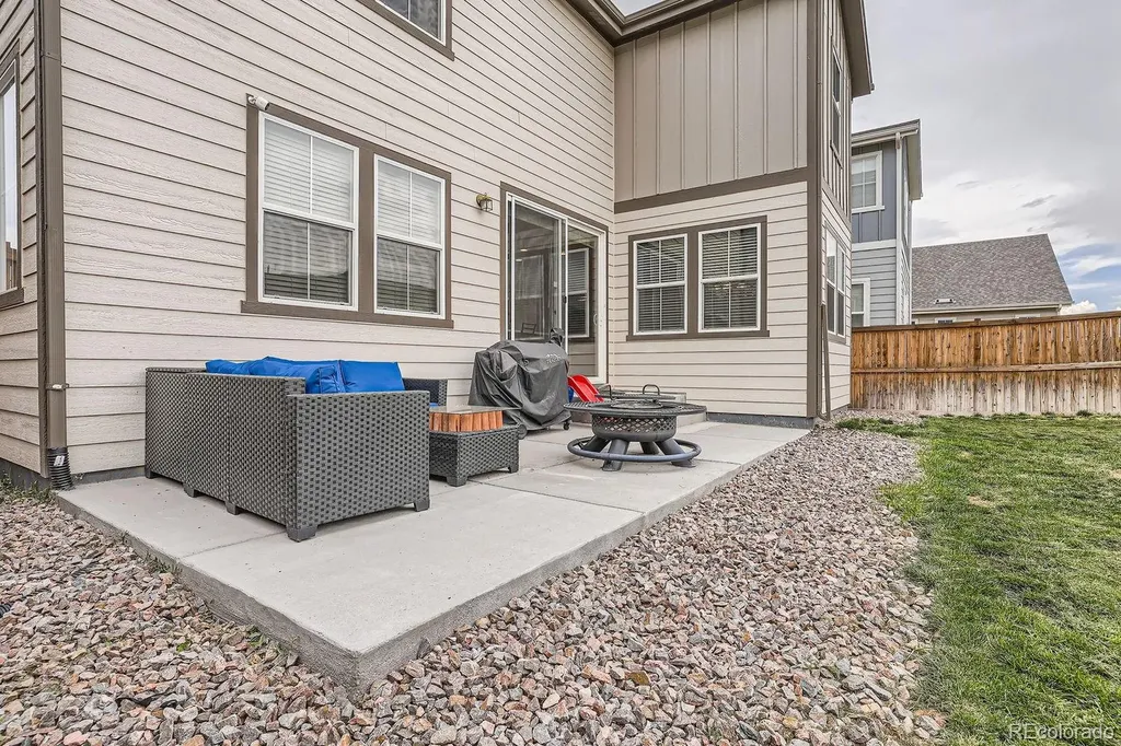 806 White Crow Street Aurora CO 80018