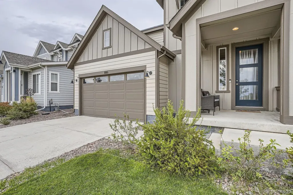 806 White Crow Street Aurora CO 80018