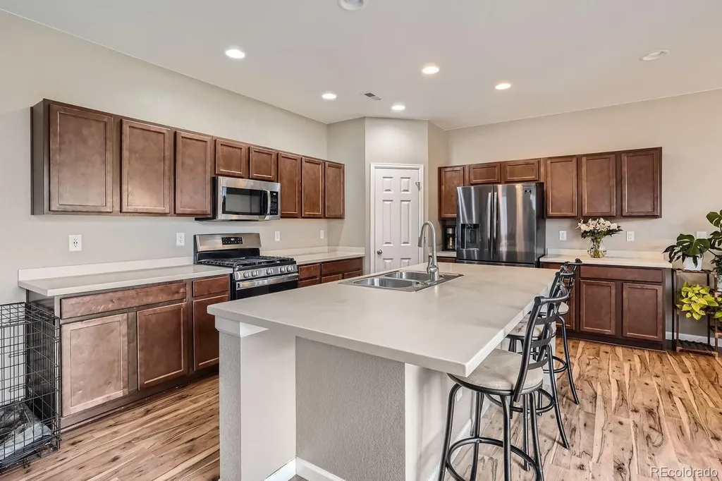 806 White Crow Street Aurora CO 80018