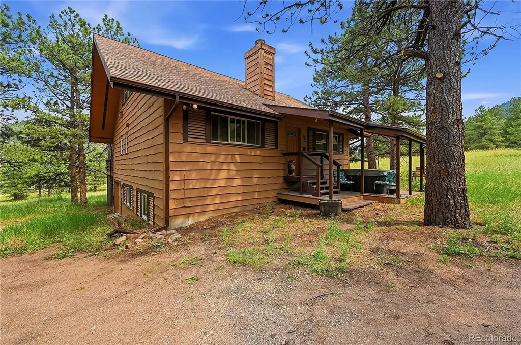 372 Cherokee Road Lyons CO 80540