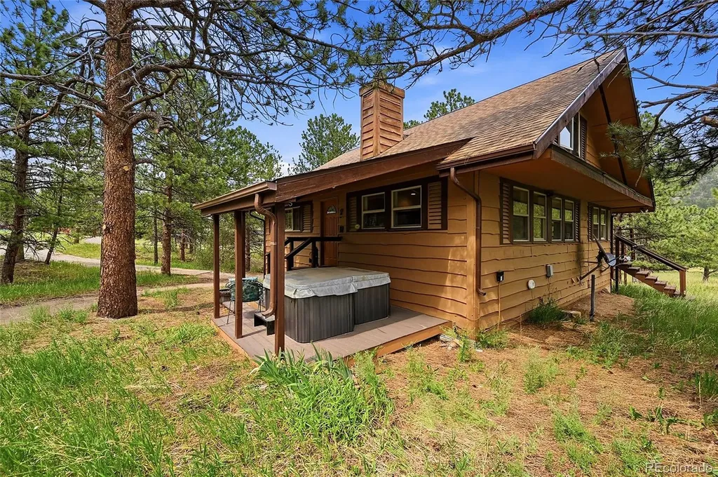 372 Cherokee Road Lyons CO 80540