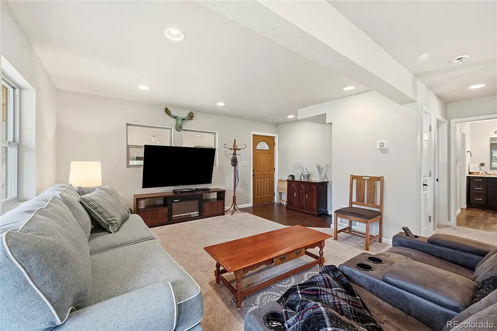 372 Cherokee Road Lyons CO 80540