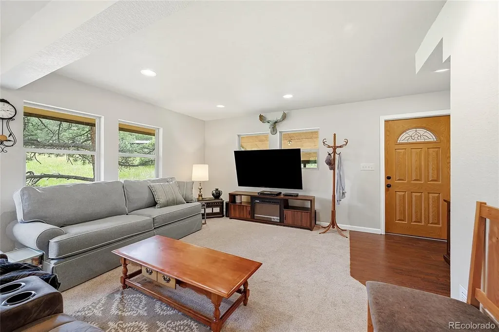 372 Cherokee Road Lyons CO 80540