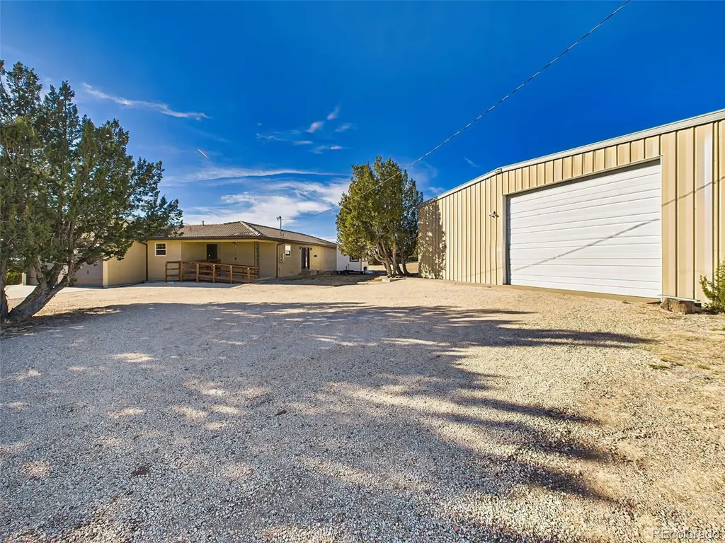611 Q Street Penrose CO 81240