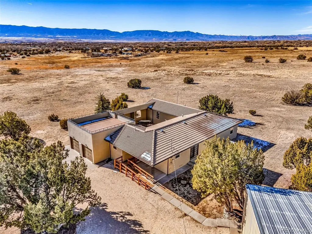 611 Q Street Penrose CO 81240
