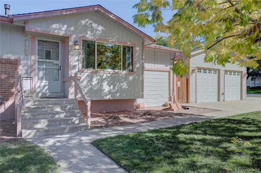 707 W Davies Way Littleton CO 80120