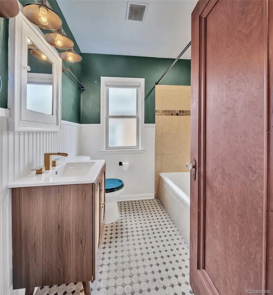 3438 N Saint Paul Street Denver CO 80205