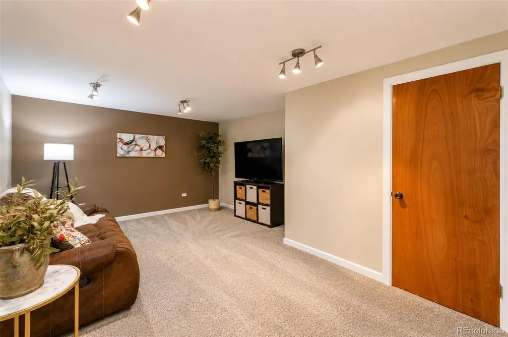 6937 E Briarwood Drive Centennial CO 80112