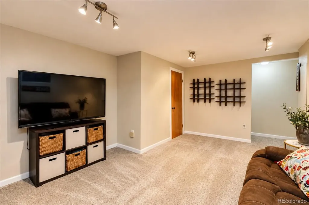 6937 E Briarwood Drive Centennial CO 80112