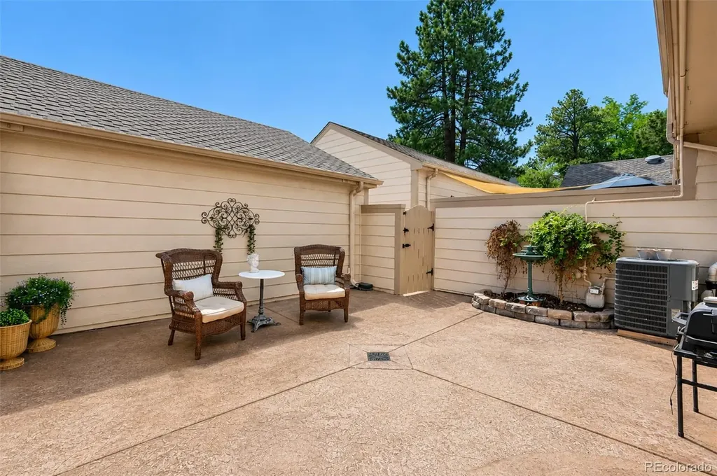 6937 E Briarwood Drive Centennial CO 80112