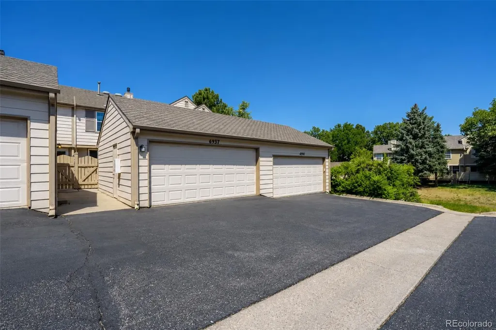 6937 E Briarwood Drive Centennial CO 80112