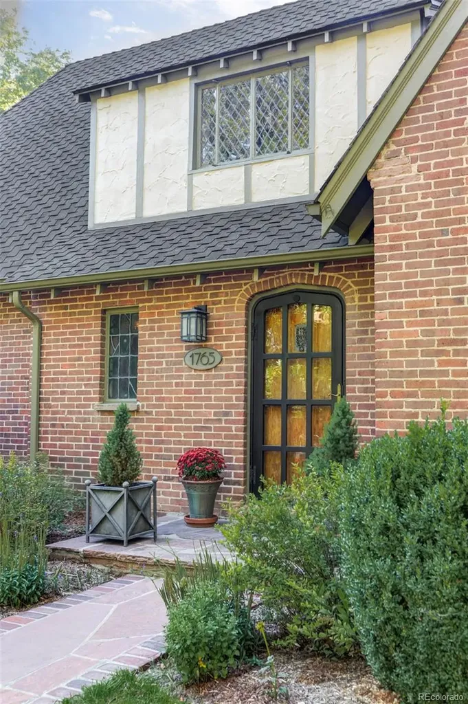 1765 Monaco Parkway Denver CO 80220