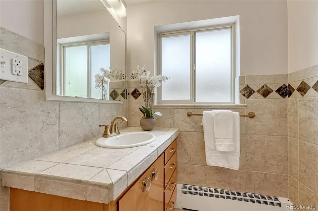 2280 Newland Street Edgewater CO 80214