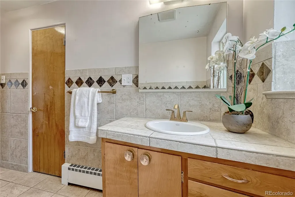 2280 Newland Street Edgewater CO 80214