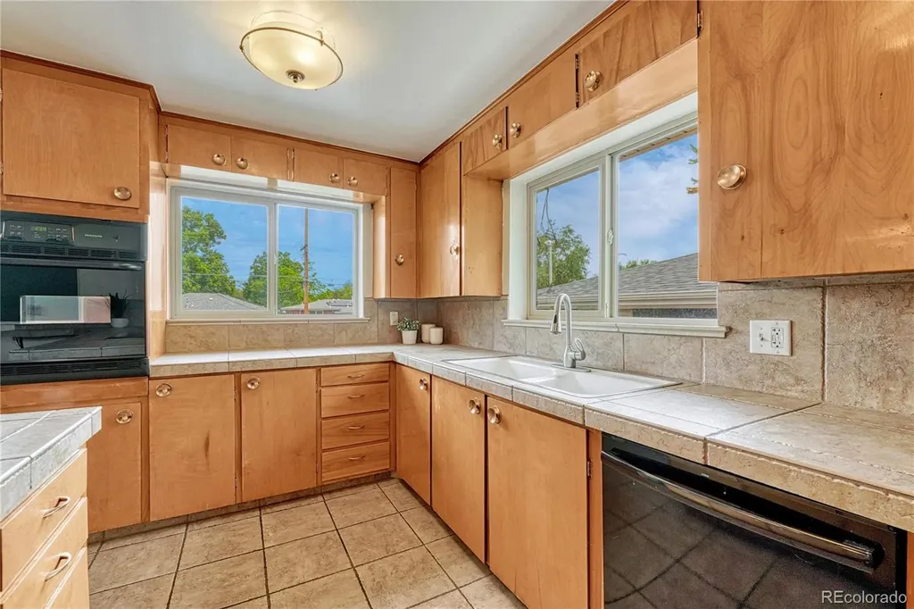 2280 Newland Street Edgewater CO 80214