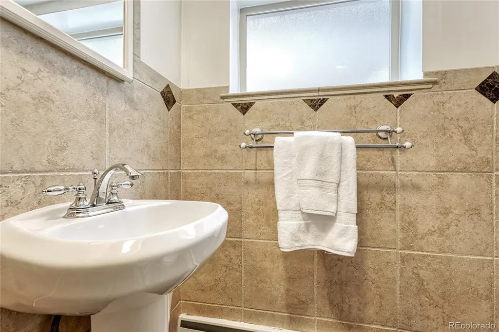 2280 Newland Street Edgewater CO 80214
