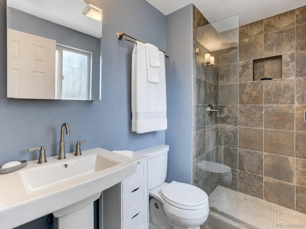1213 S Holland Court Lakewood CO 80232