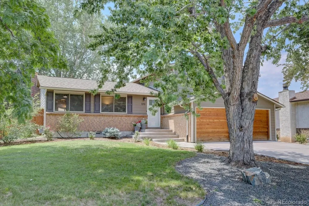 1213 S Holland Court Lakewood CO 80232