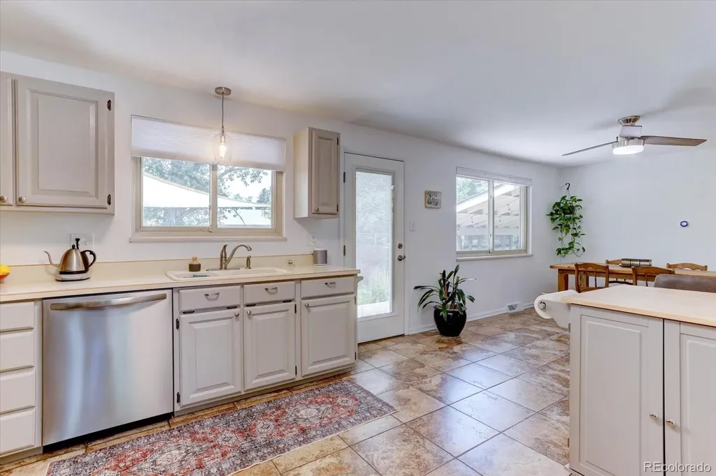 1213 S Holland Court Lakewood CO 80232
