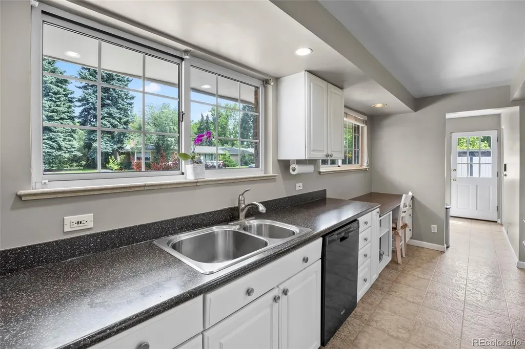 281 Niagara Street Denver CO 80220