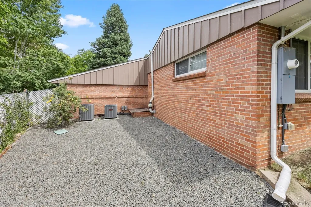 281 Niagara Street Denver CO 80220