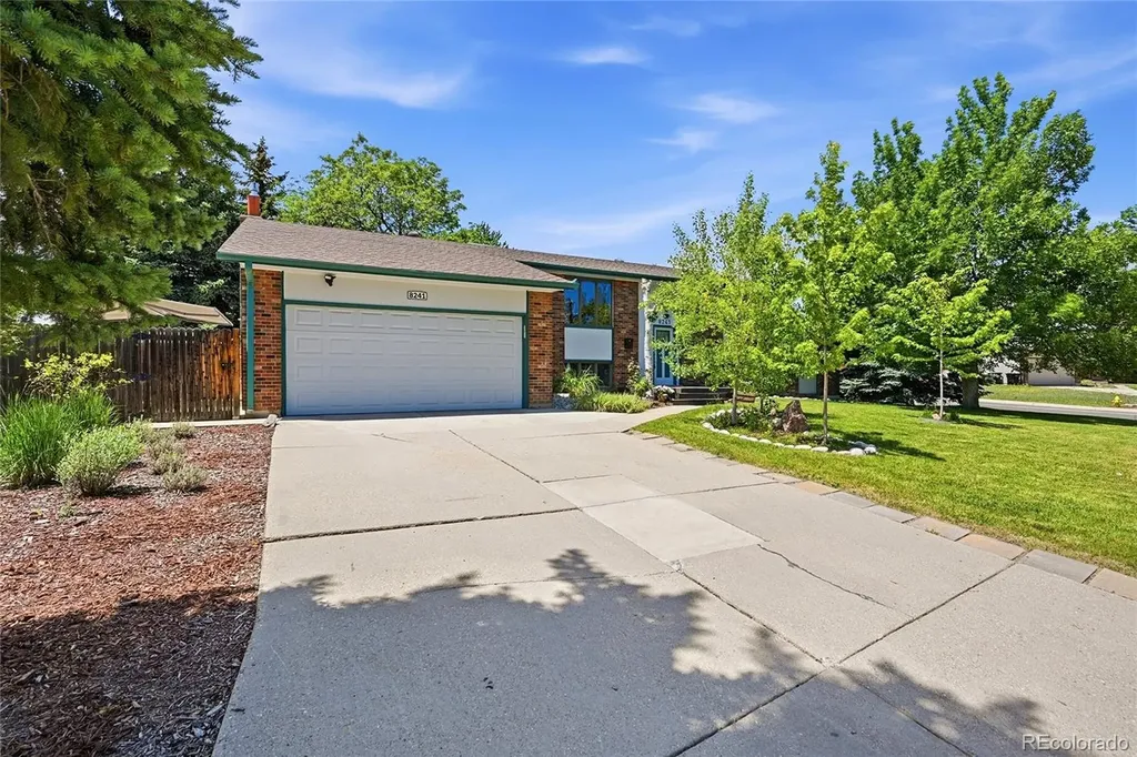 8241 Pomona Drive Arvada CO 80005