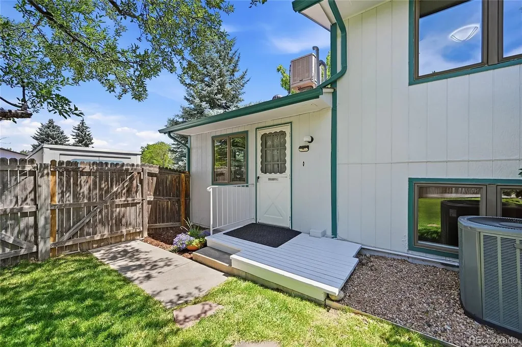 8241 Pomona Drive Arvada CO 80005